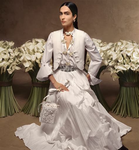 campaign dior|Dior Cruise 2024 Campaign: A Tribute to Frida Kahlo .